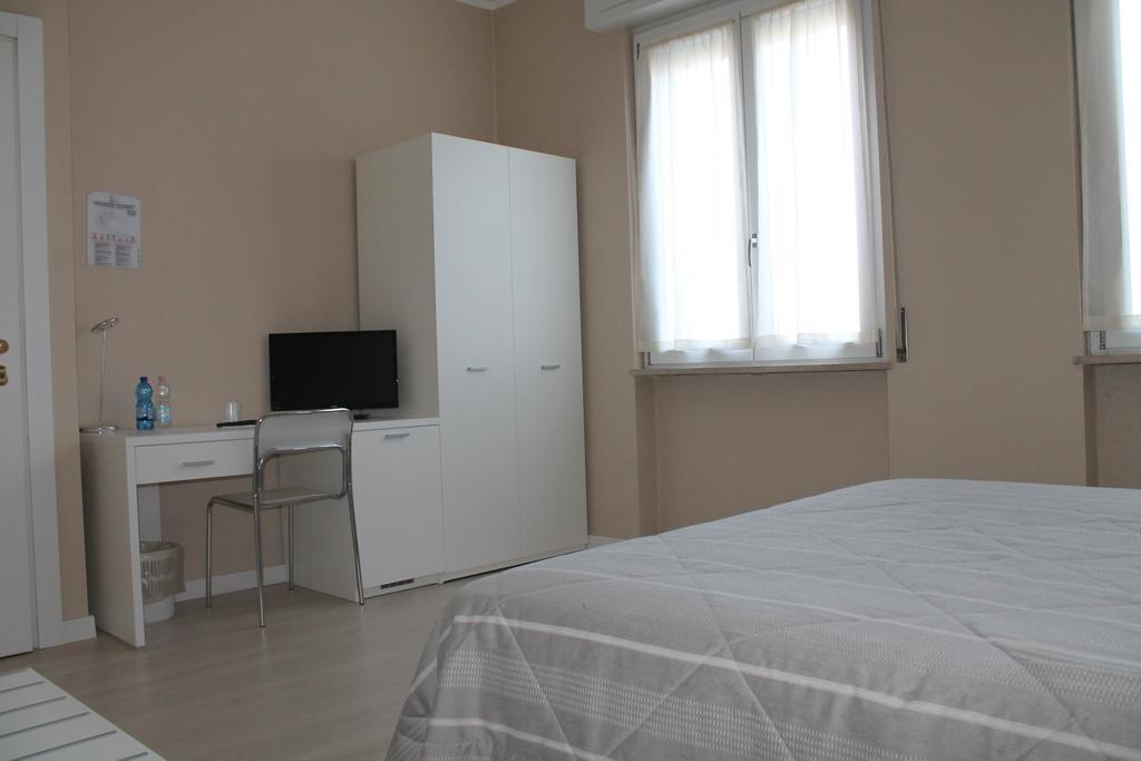 Hotel Cremona Viale Habitación foto