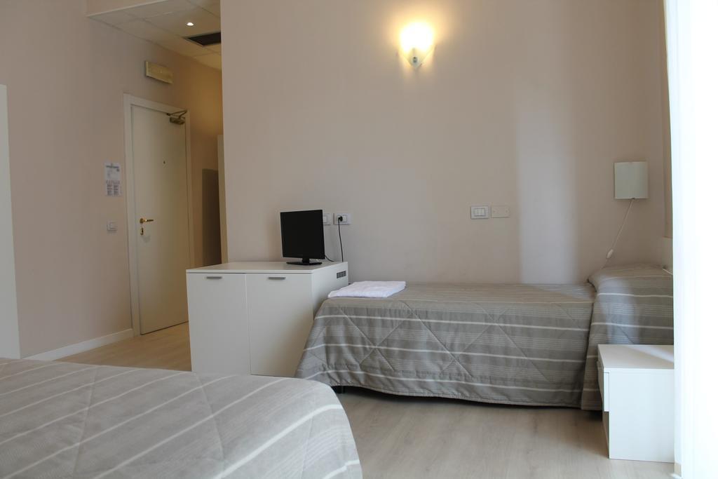 Hotel Cremona Viale Habitación foto