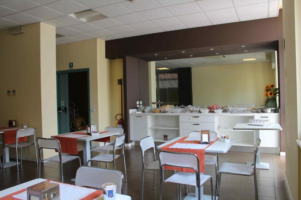 Hotel Cremona Viale Exterior foto