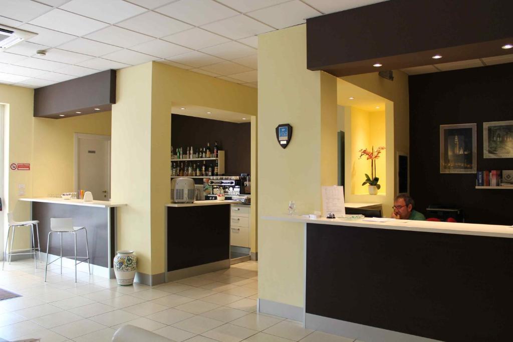 Hotel Cremona Viale Exterior foto