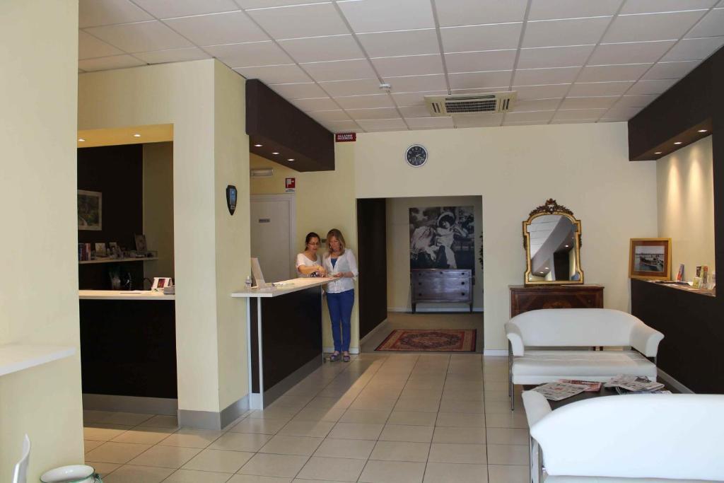Hotel Cremona Viale Exterior foto